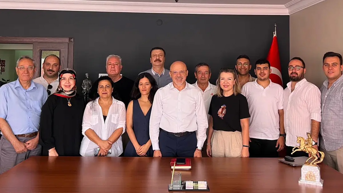 CHP Samsun'da İstifa Şoku: İl Başkanı ve Yönetim Yeni Parti'de