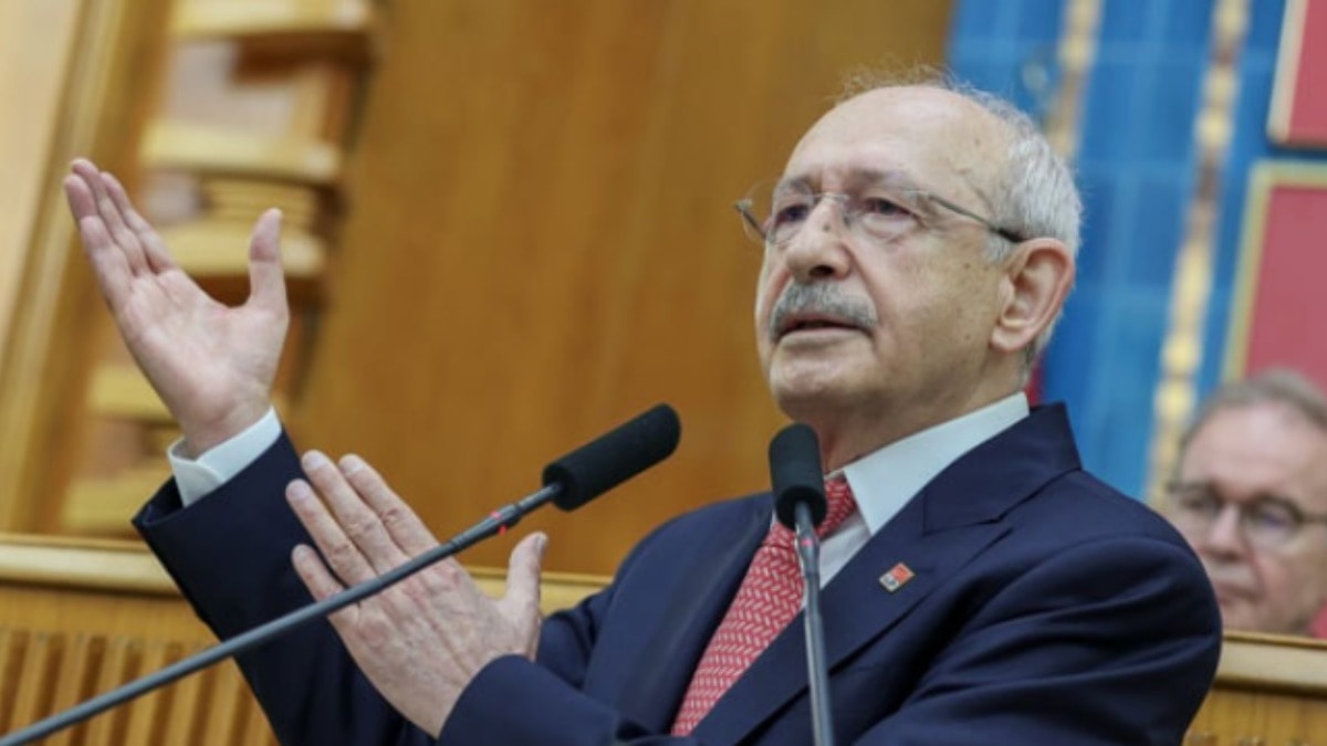 CHP'de 'Saray' Resti: Vekillerden Kurultay Çıkışı