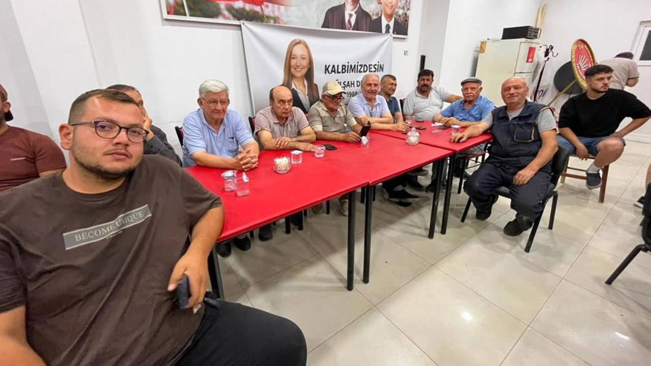 CHP Selendi'de 150 Kişi İstifa Etti, Yeni Parti'ye Katıldı