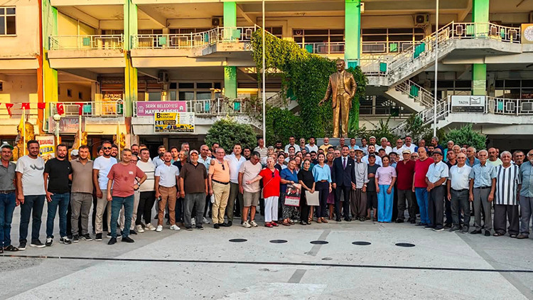 CHP Serik'te toplu istifa: İlçe başkanı ve yönetim bıraktı