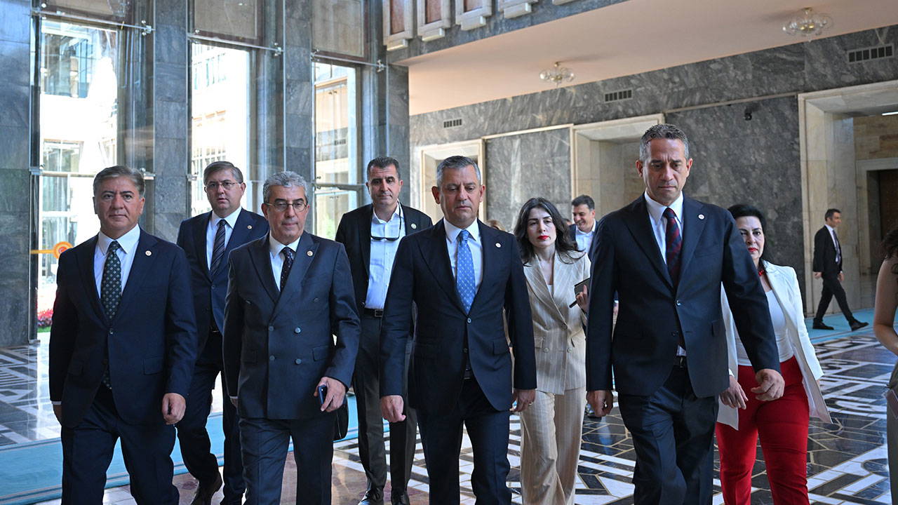 CHP, TBMM'de YENİ Parti'nin Grup Odalarını Talep Etti