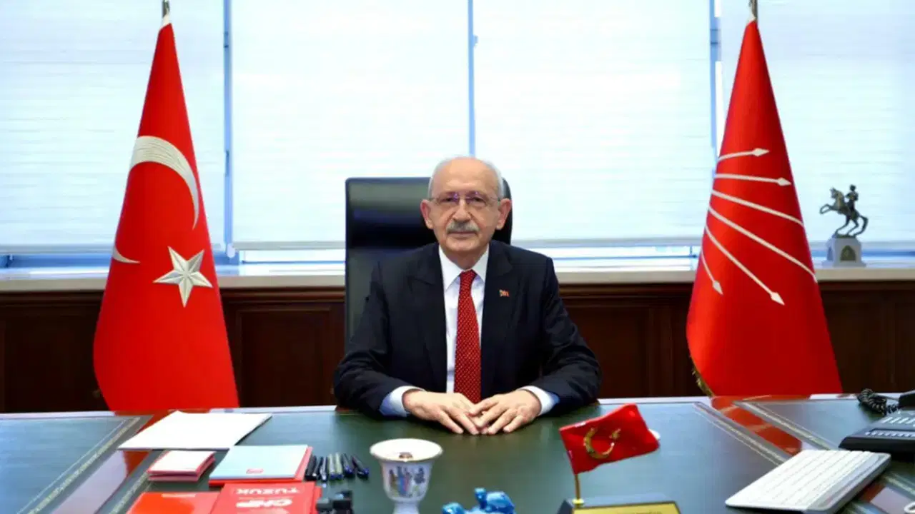 CHP'nin X hesabı ele geçirildi: Kılıçdaroğlu ekibi Özel ve İmamoğlu'nu takipten çıkardı