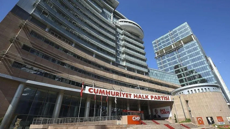 CHP YDK'den 7 il başkanı ve 1 eski üyeye ret: İtirazlar reddedildi