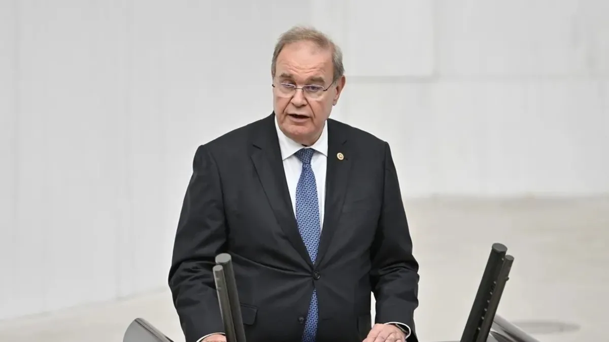 CHP'nin yeni grup başkanı Faik Öztrak seçildi