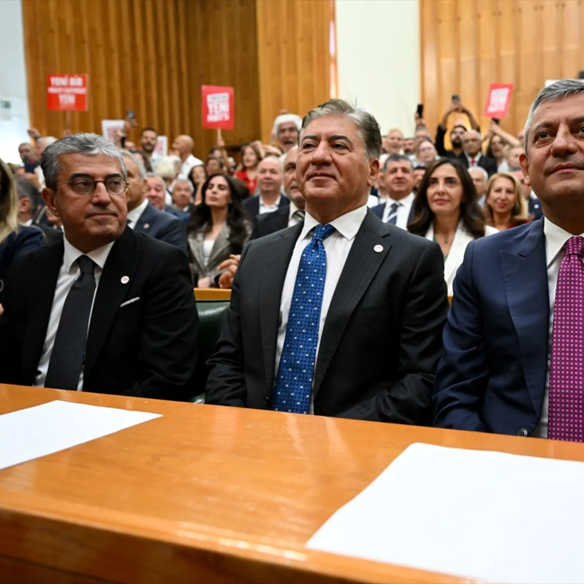 CHP’yi bölenler kendi içinde bölündü! Özgür Özel’e grup desteği yok