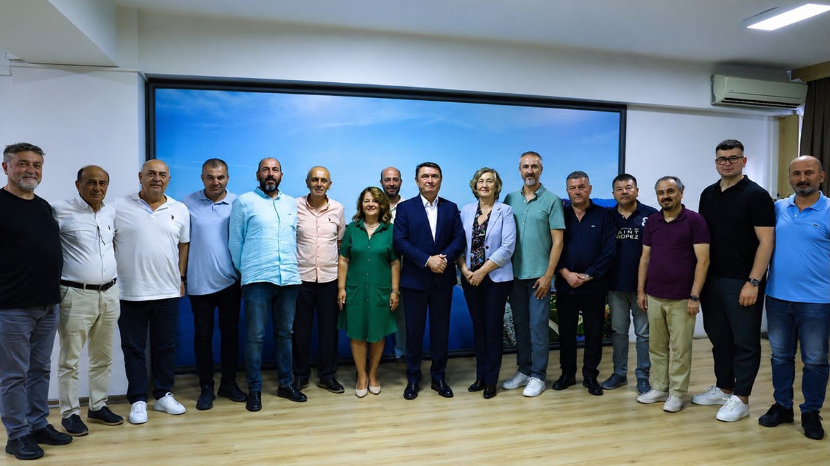 CHP'de Şok İstifa: Zonguldak Belediye Başkanı ve 16 Meclis Üyesi Partiden Ayrıldı