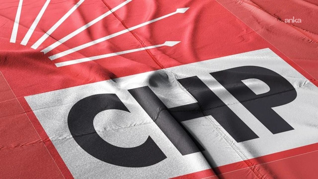 CHP'de 28 PM üyesi istifa etti