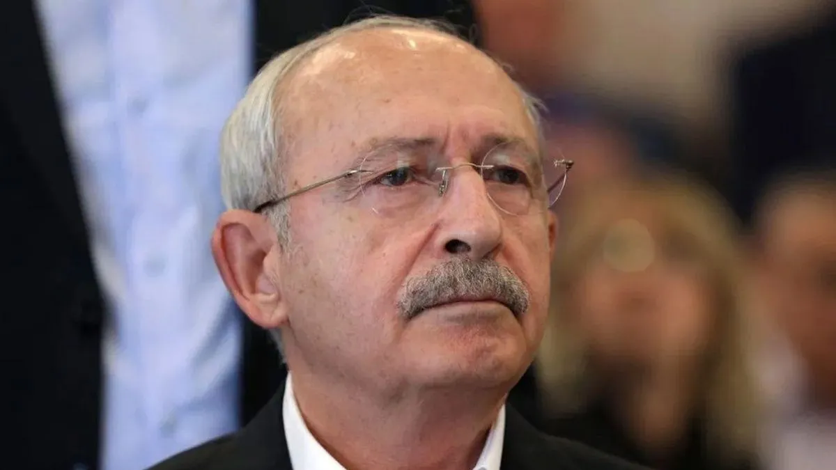 CHP'de 'arınma' operasyonu: 36 il başkanı görevden alındı