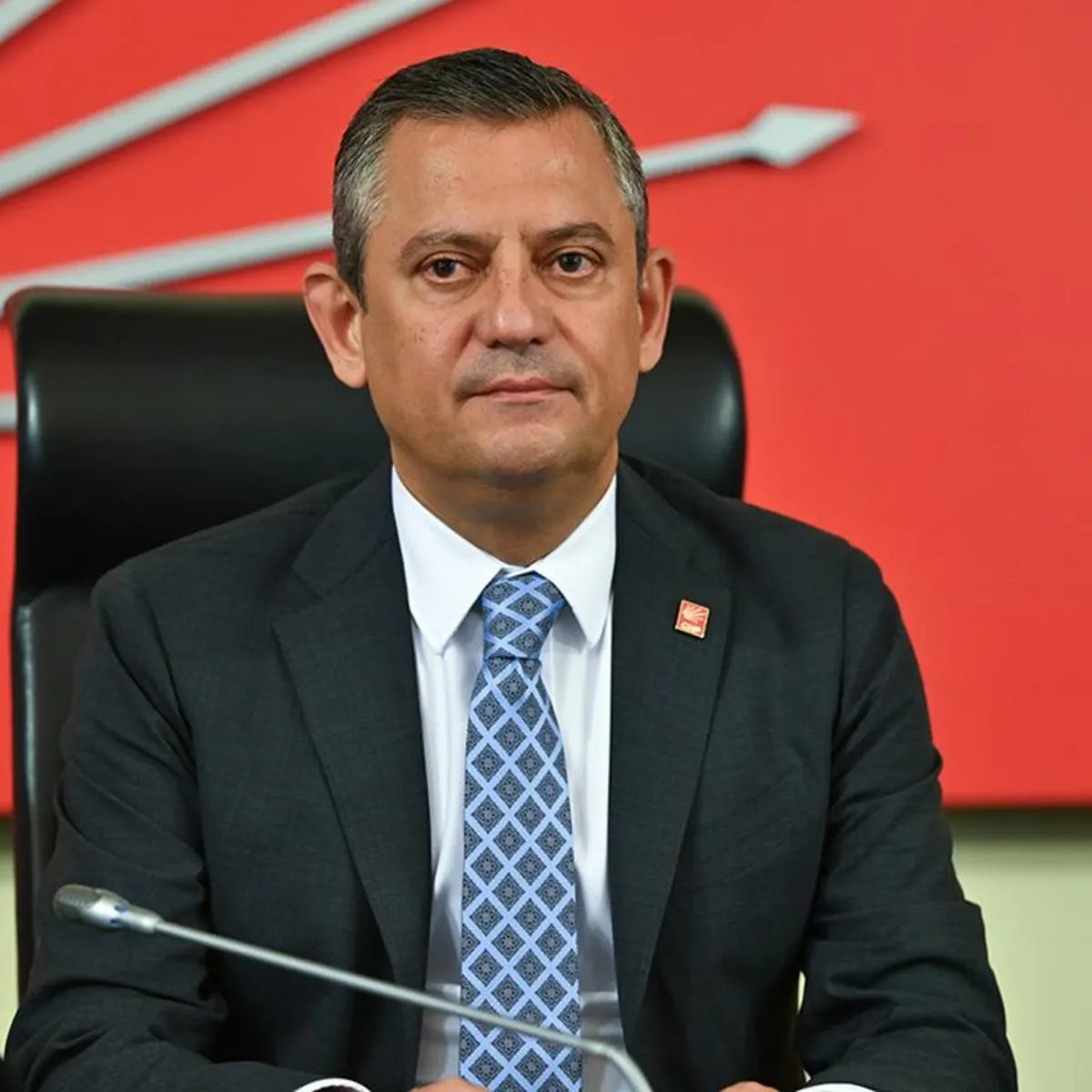 CHP'de bölünme krizi: Özgür Özel'den Erdoğan'a sert tepki