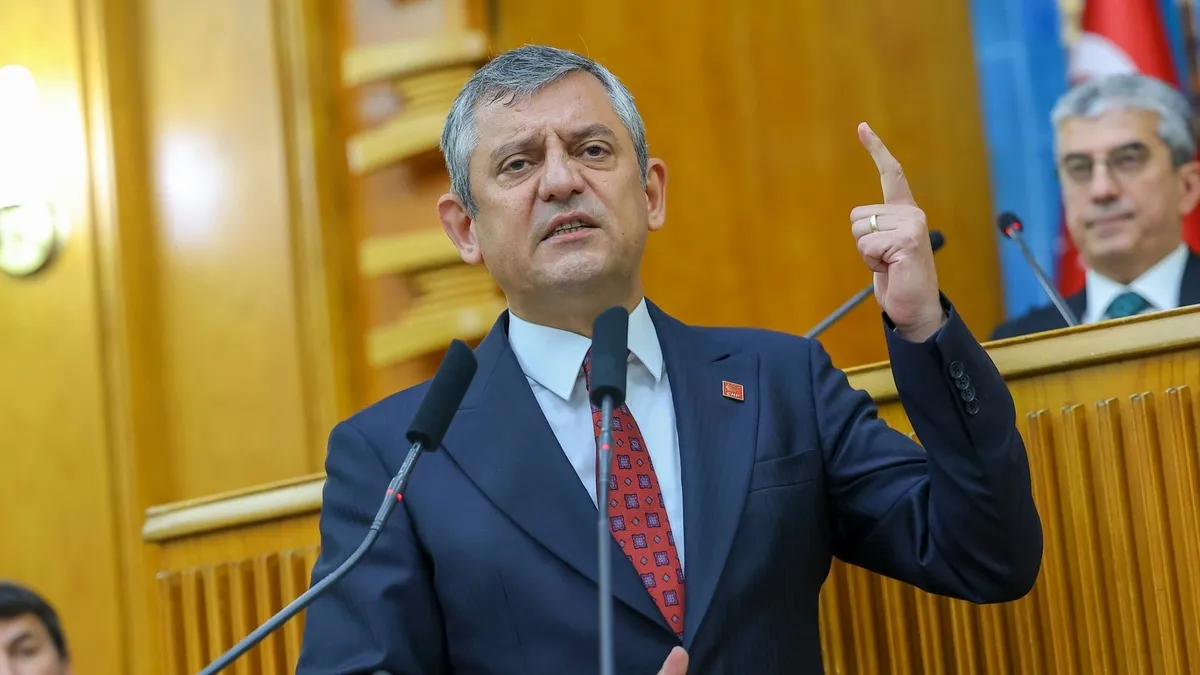 CHP'de bölünme planı fiile geçti: Özgür Özel yeni parti için düğmeye bastı