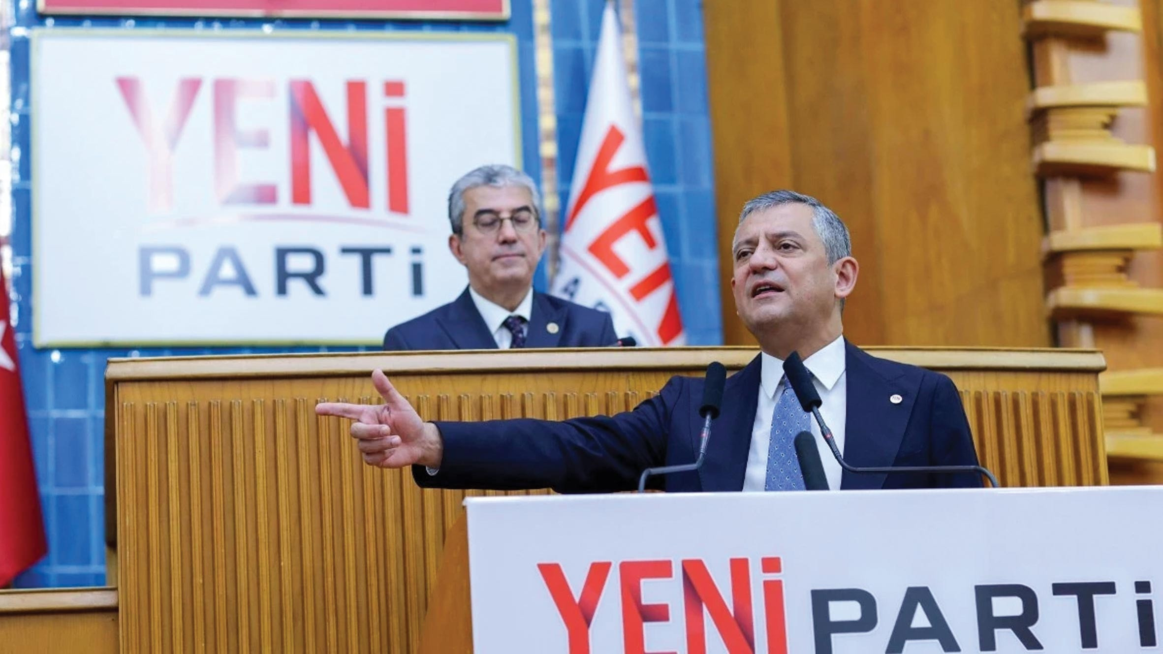 CHP'de Büyük Deprem: 200'den Fazla Belediye Başkanı Yeni Parti'ye Geçti