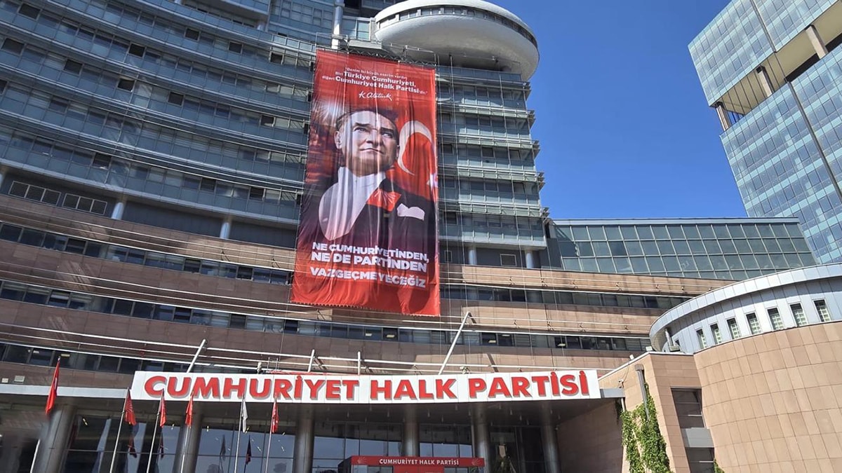 CHP’de büyük erime: 100 vekil istifa edecek mi