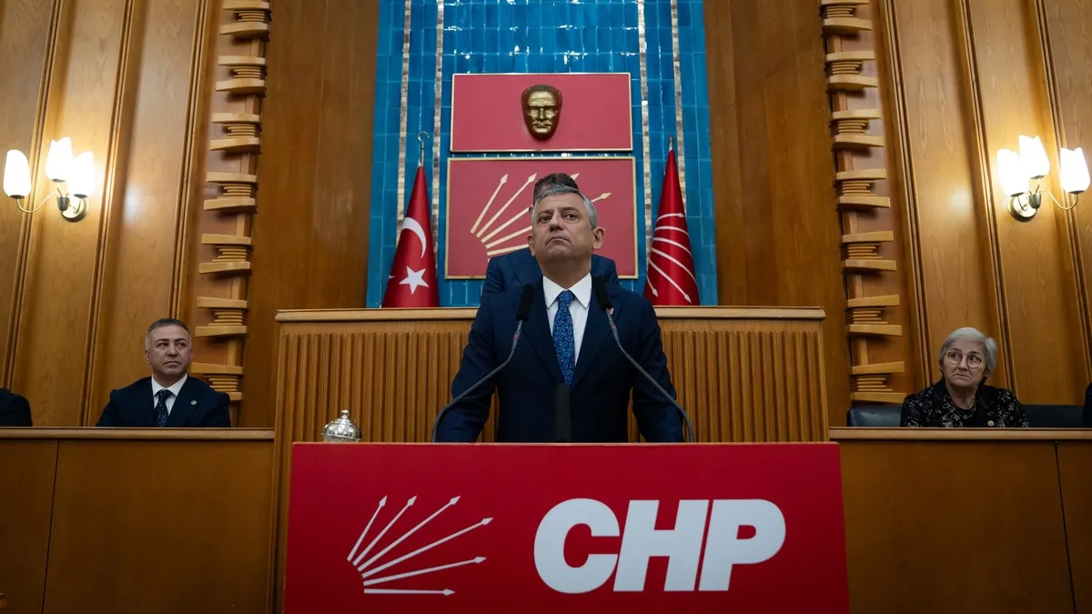CHP'de kopuş anı: Özgür Özel'den Kılıçdaroğlu'na 'tarih ver ya da yol ver' çağrısı