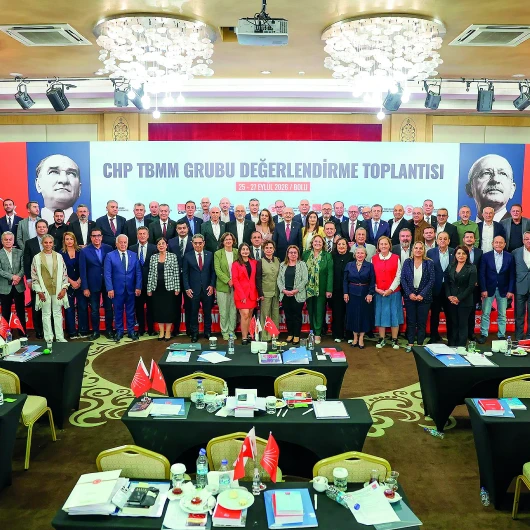 CHP'de Kurultay Baskısı: Değişim Tartışmaları Derinleşiyor