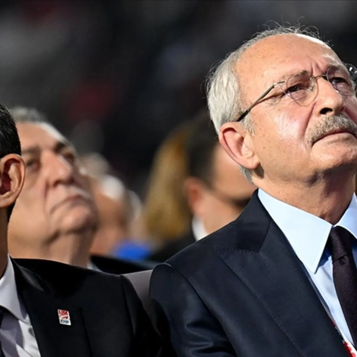 CHP'de kurultay krizi: Yavaş'a baskı iddiası kulisleri hareketlendirdi