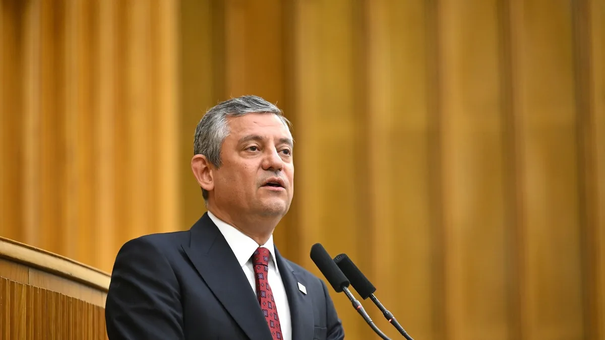 CHP'de trol ordusu skandalı: 953 milyon lira harcama