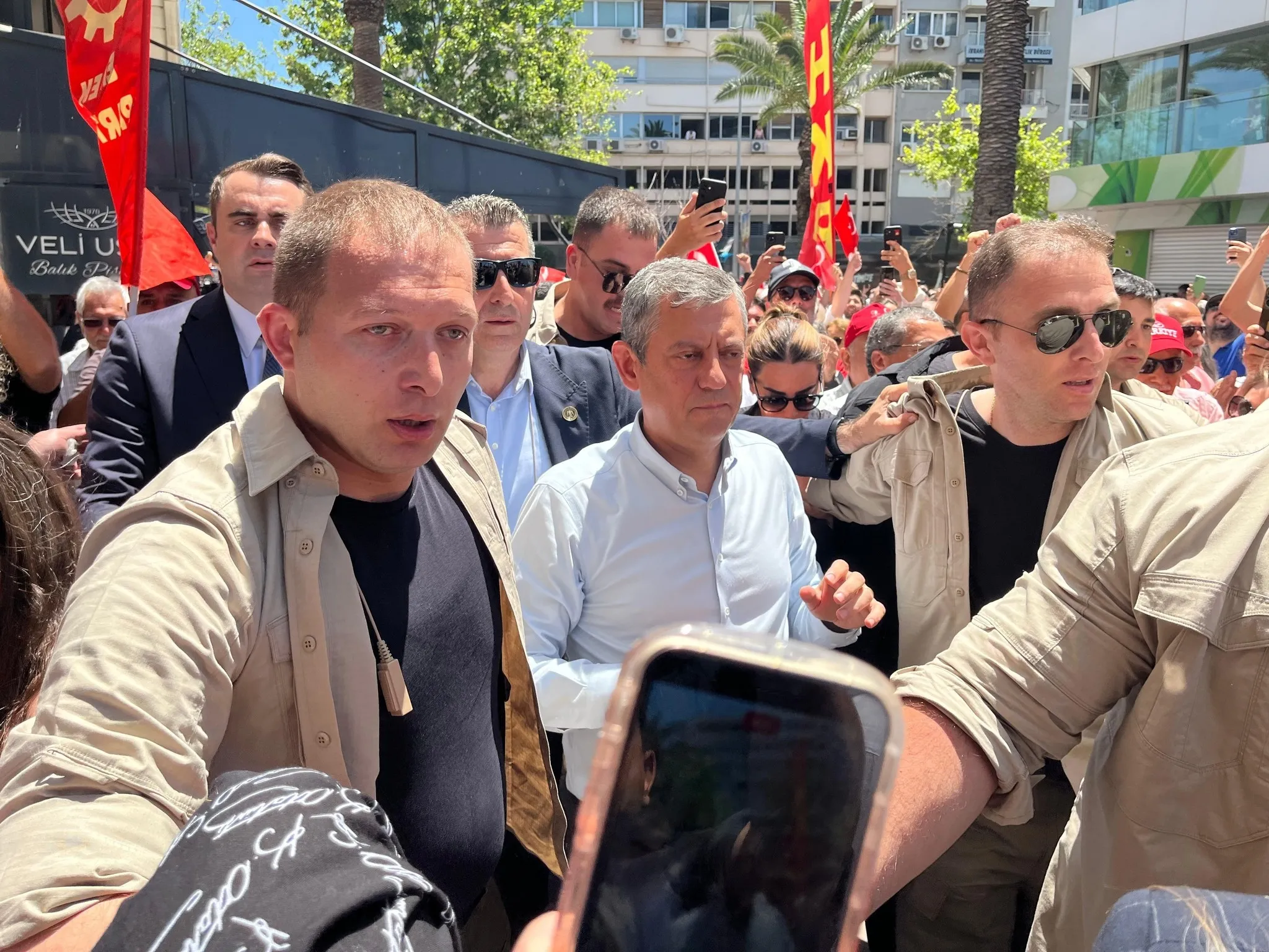 CHP'de yeni kriz: Pavyon pazarlıkları ve ifşalar gündemde