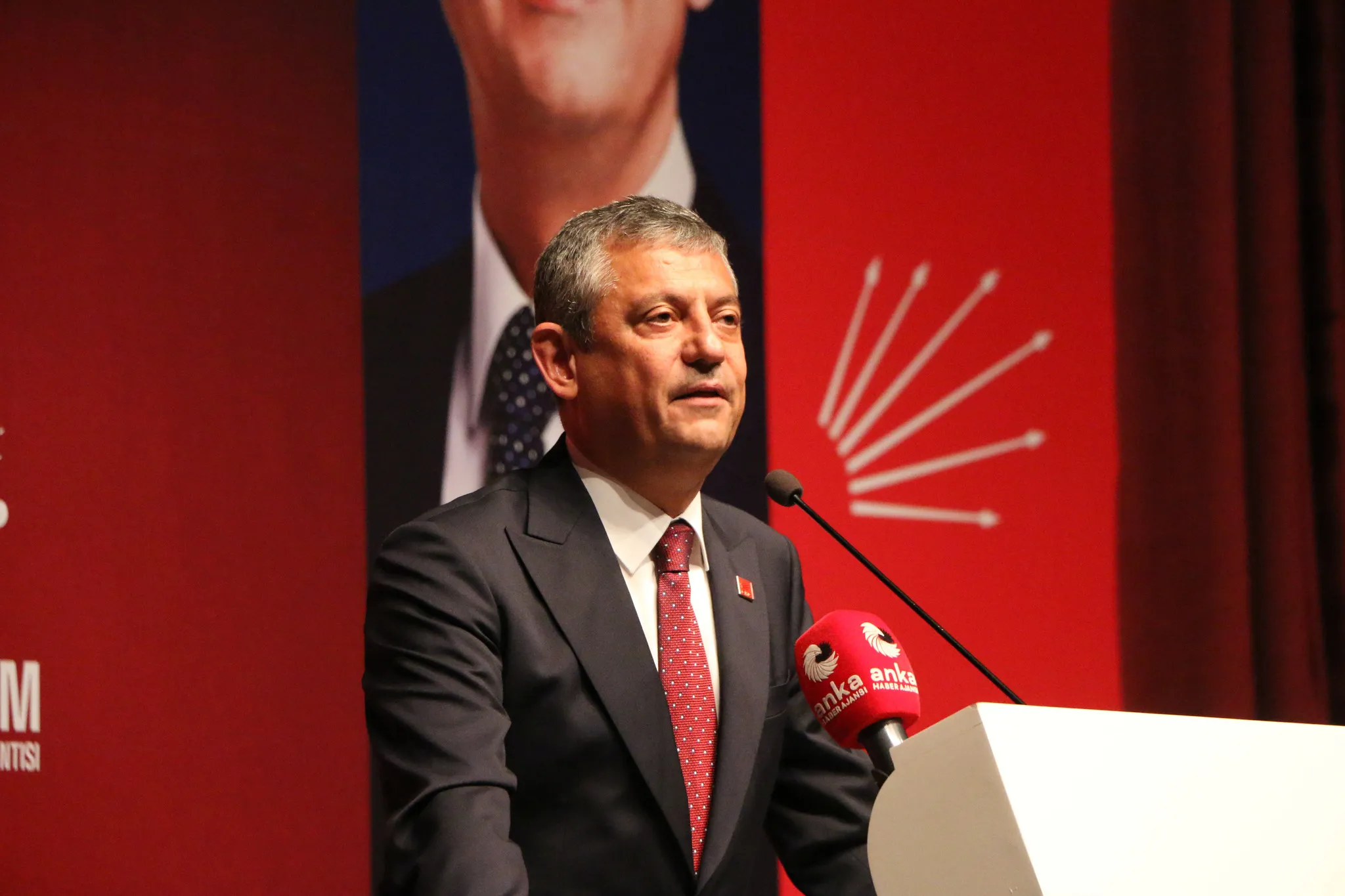 CHP’de yeni parti hazırlığı: Özgür Özel’den ilçe başkanlarına talimat