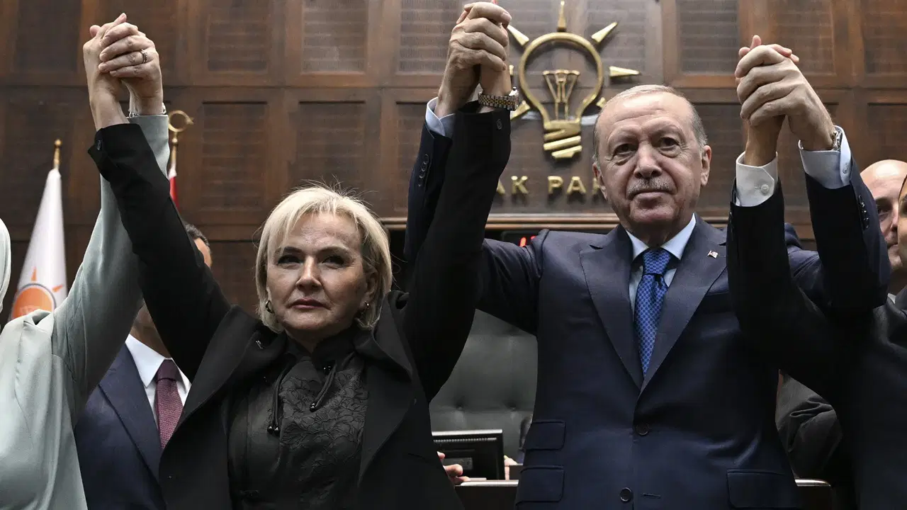CHP'den AKP'ye geçen vekil: 'Mecbur kaldım