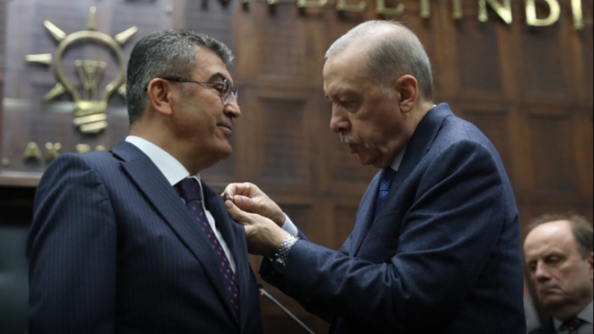 CHP'li 3 belediye başkanı yarın AKP'ye katılıyor