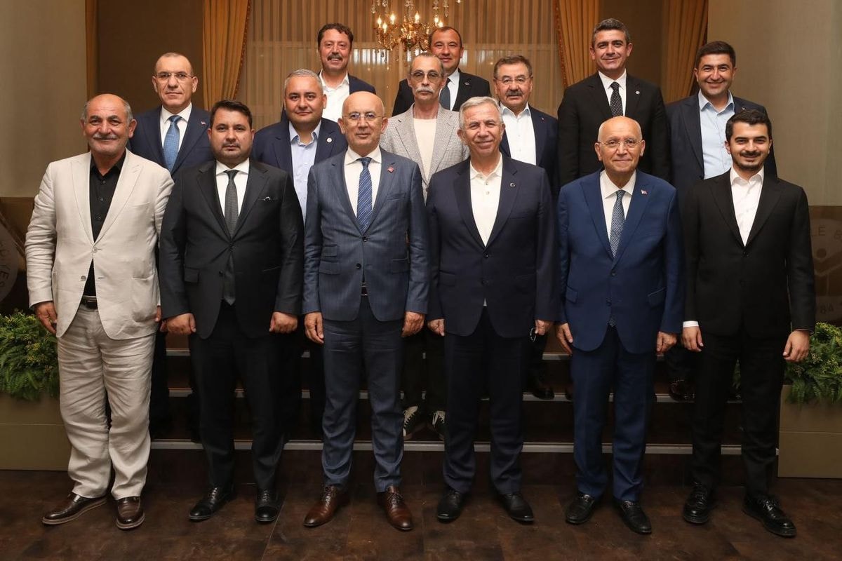 CHP'li 4 belediye başkanının AKP'ye geçeceği iddiasına yalanlama