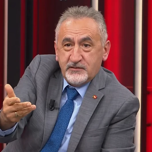 CHP'li Adıgüzel'den Özgür Özel'e canlı yayında sert eleştiri