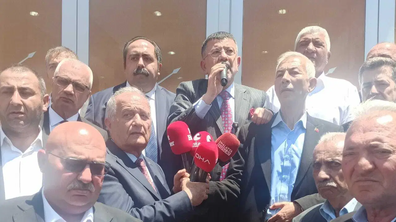 CHP'li Ağbaba: Özel'in yoldaşı olmak bir bedel gerektiriyordu, ödemeye hazırım
