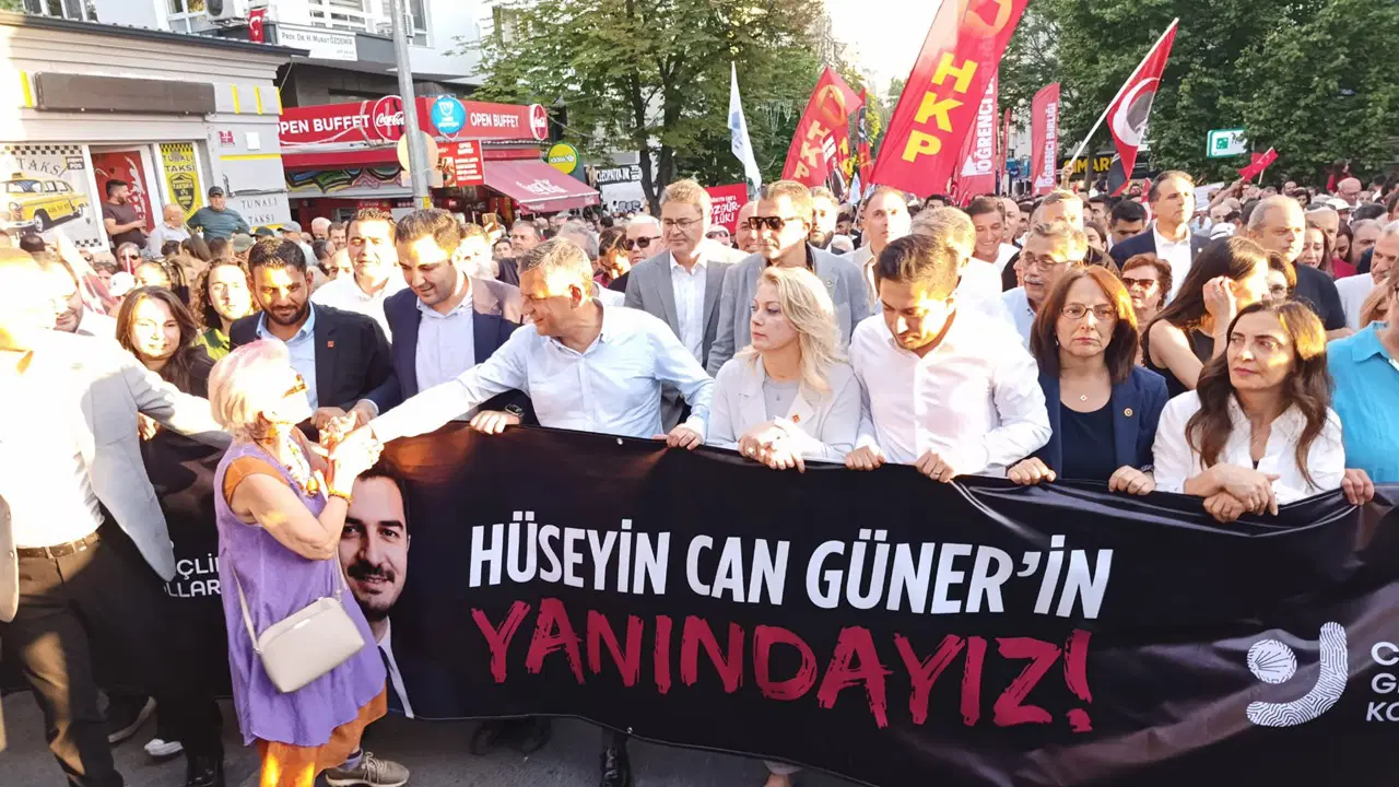 CHP'li Başkan Güner'e gözaltı protestosu: Özgür Özel'den destek yürüyüşü