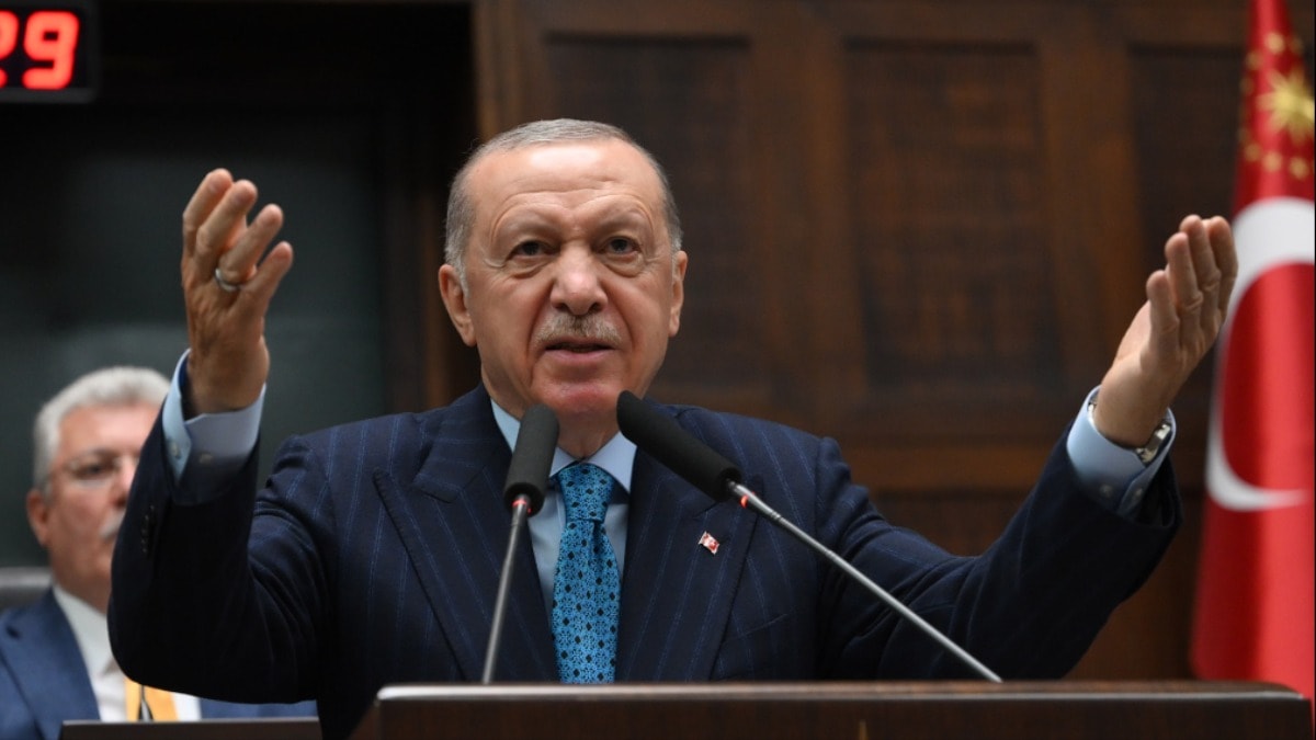 3 CHP'li Belediye Başkanı ve Milletvekili AKP'ye Geçiyor