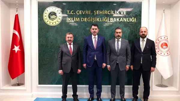 CHP'li Gölbaşı Belediye Başkanı, Bakan Kurum'u AKP İl Başkanıyla Ziyaret Etti