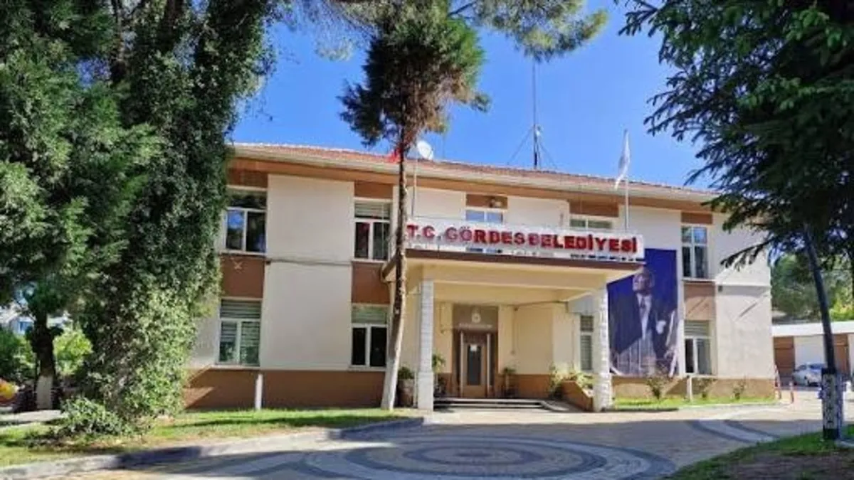 CHP'li Gördes Belediyesi'nde Maaş Krizi: Başkan Büke Hakkında Soruşturma İzni