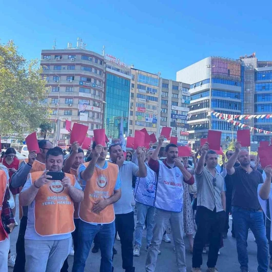 CHP'li Konak Belediyesi işçileri ayakta: 'Uzatmalar bitti sabır bitti