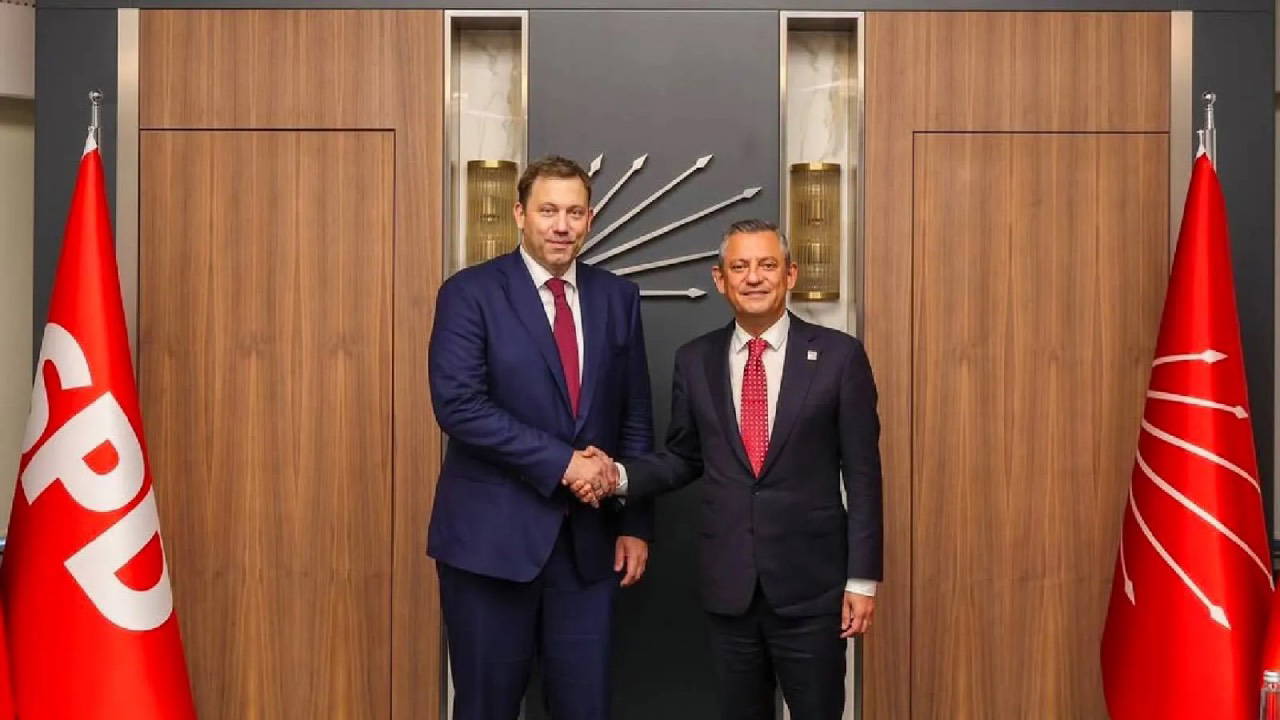 CHP'li Özgür Özel, SPD heyetini TBMM'de ağırladı