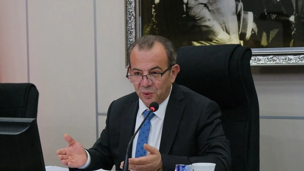 CHP'li Tanju Özcan partisinden istifa etti