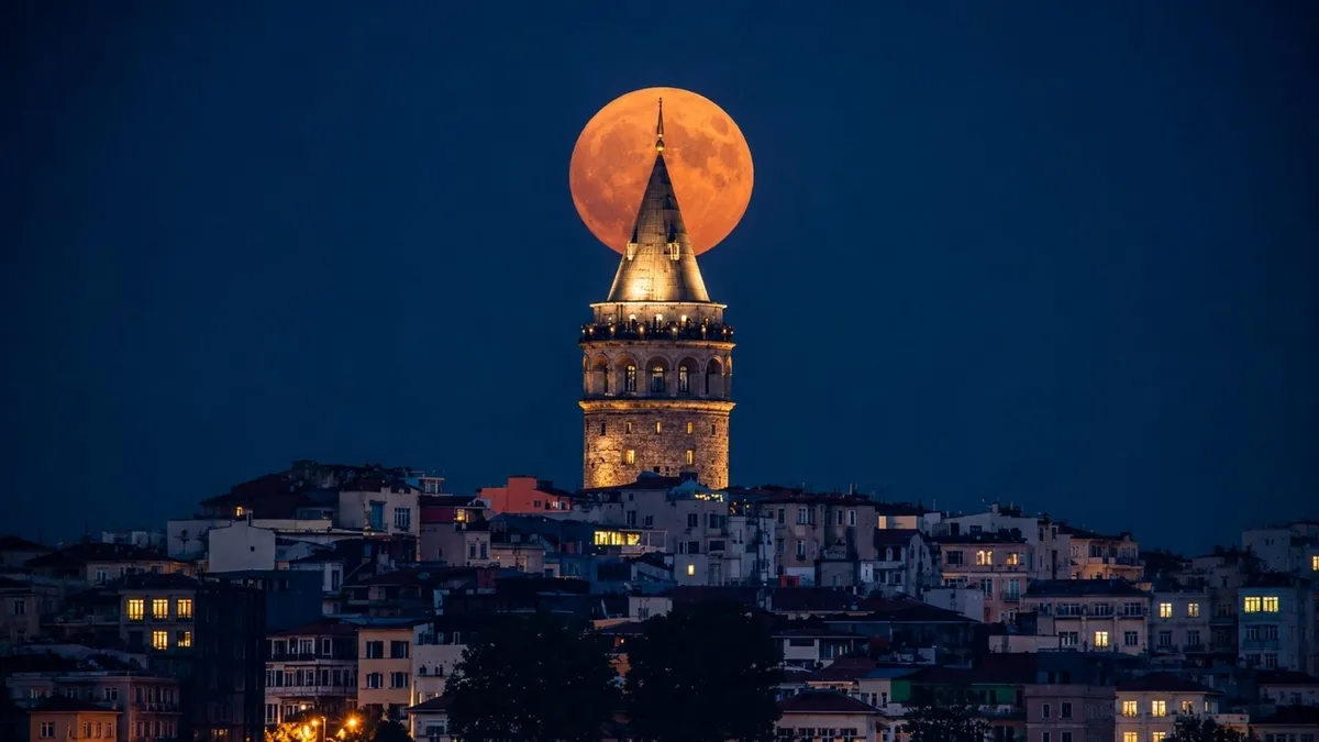 Çilek Dolunayı Bu Gece Gökyüzünde: Gözlem İpuçları ve Burçlara Etkisi