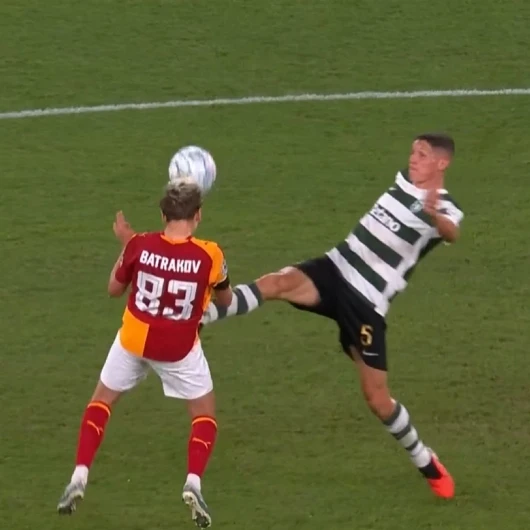 Cimbom öndeyken tartışmalı pozisyon: Batrakov'a sert müdahale, kart sarı