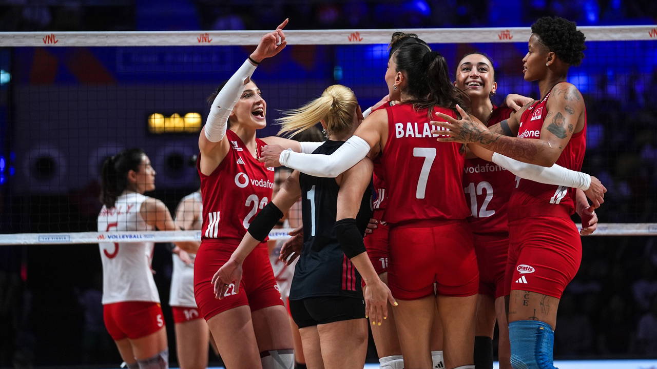 Filenin Sultanları Çin'i Set Vermeden Geçti, VNL'de Finalde