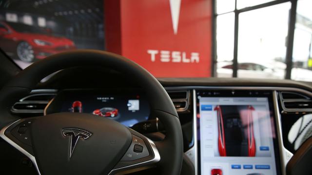 Çin'de 3 Milyon Tesla Gizli Kapı Kolu Sorunuyla Geri Çağrıldı