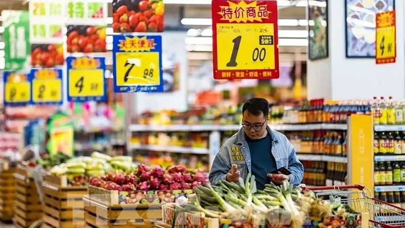 Çin'de perakende satışlar 3,5 yılda ilk kez düştü