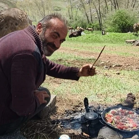 Çobana Yıldırım İsabet Etti: Yaylada Hayatını Kaybetti