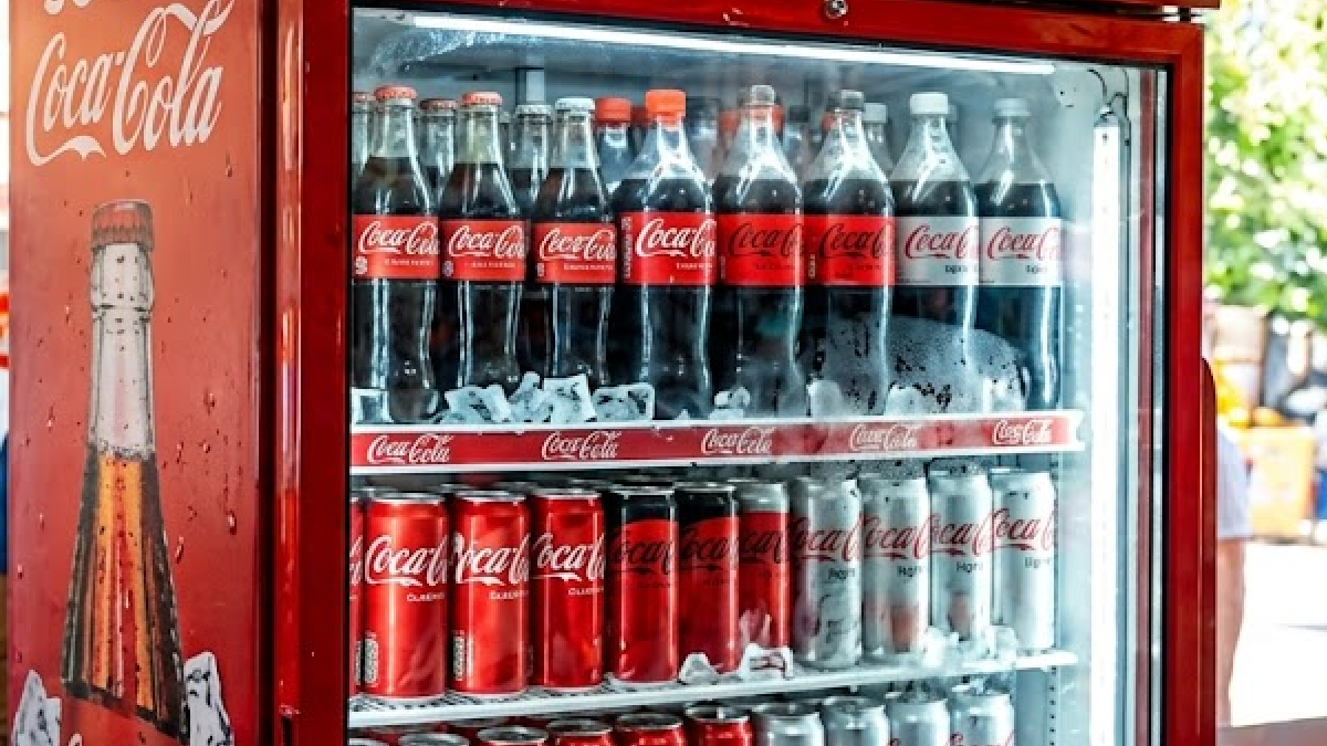 Coca Cola'da rekabet hamlesi: Dolap düzenlemesi zorunlu oldu