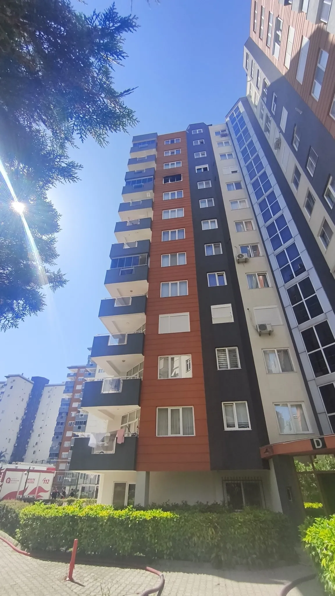 Oyun derken felaket geldi! Çocuğun yaktığı mum evi küle çevirdi