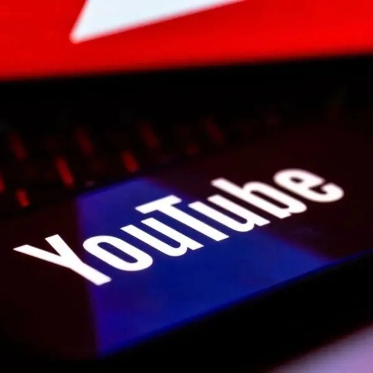 Çocuk YouTuber'lara 'Özür Videosu' Zorbalığı: Hesap Kapatma Tehdidi