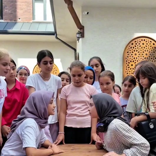 Çocukların Manifest-Müslüman Atışması Sosyal Medyada Gündem Oldu