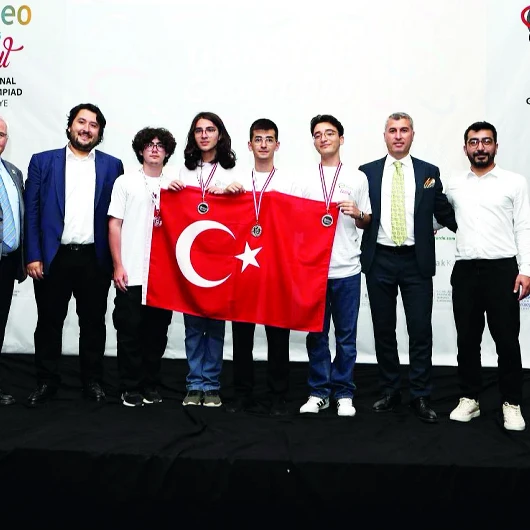 Coğrafya Olimpiyatı'nda Türk Öğrenciler Madalya Kürsüsünde