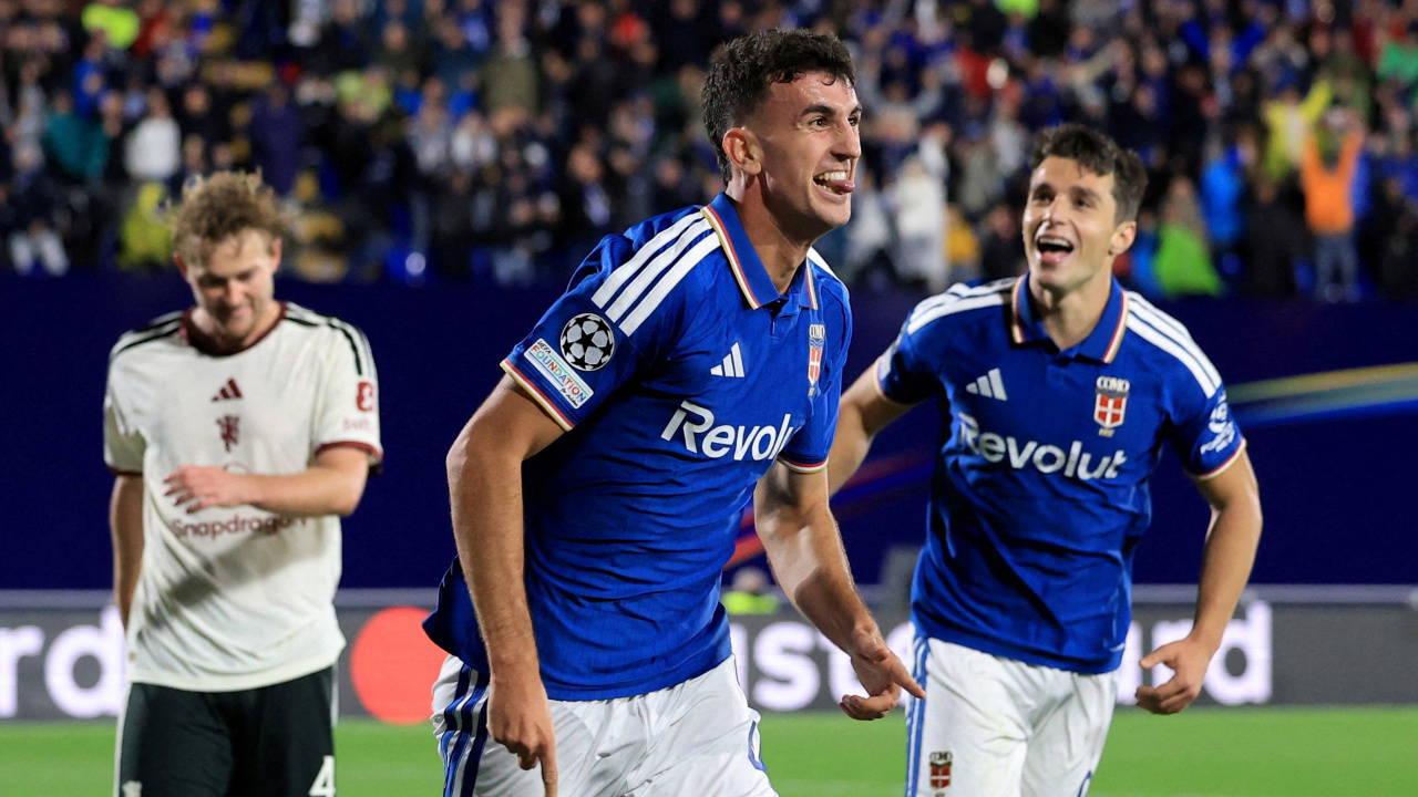 Como, Manchester United'ı 4-1 ile Devirdi