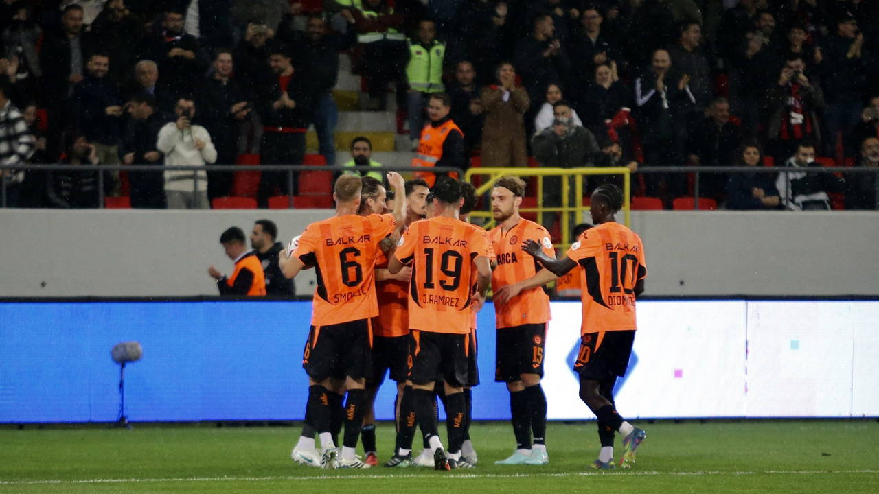 Çorum FK, Çaykur Rizespor'u 2-1 Mağlup Etti