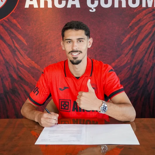 Çorum FK Stoperini Hollanda'dan Buldu: Penetra Resmen Transfer Oldu