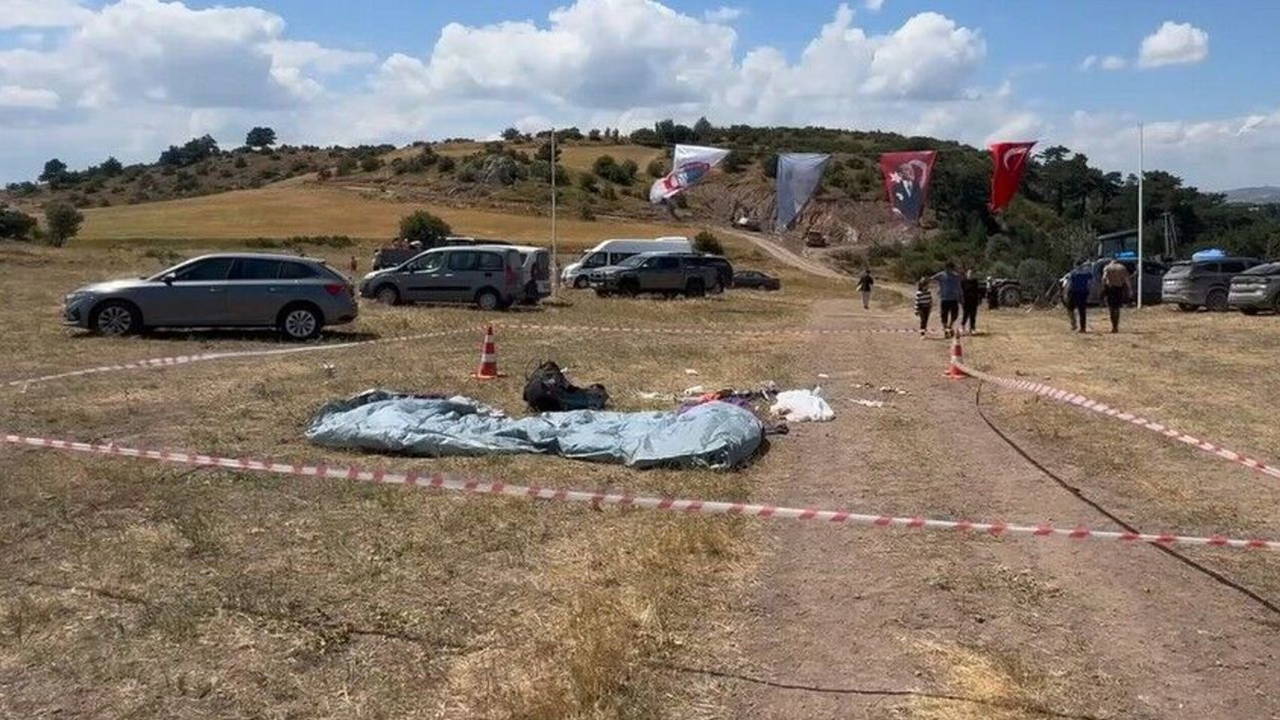 Çorum'da yamaç paraşütü faciası: Pilot kayalıklara düşerek hayatını kaybetti