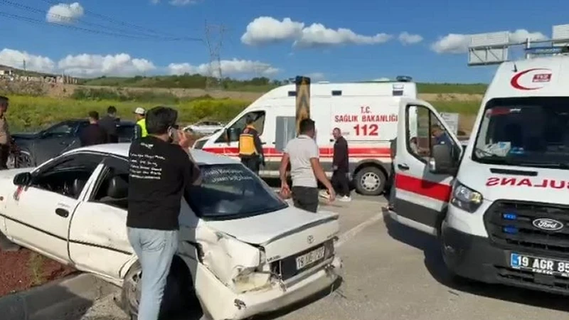 Çorum'da kavşakta kaza: 4 yaralı